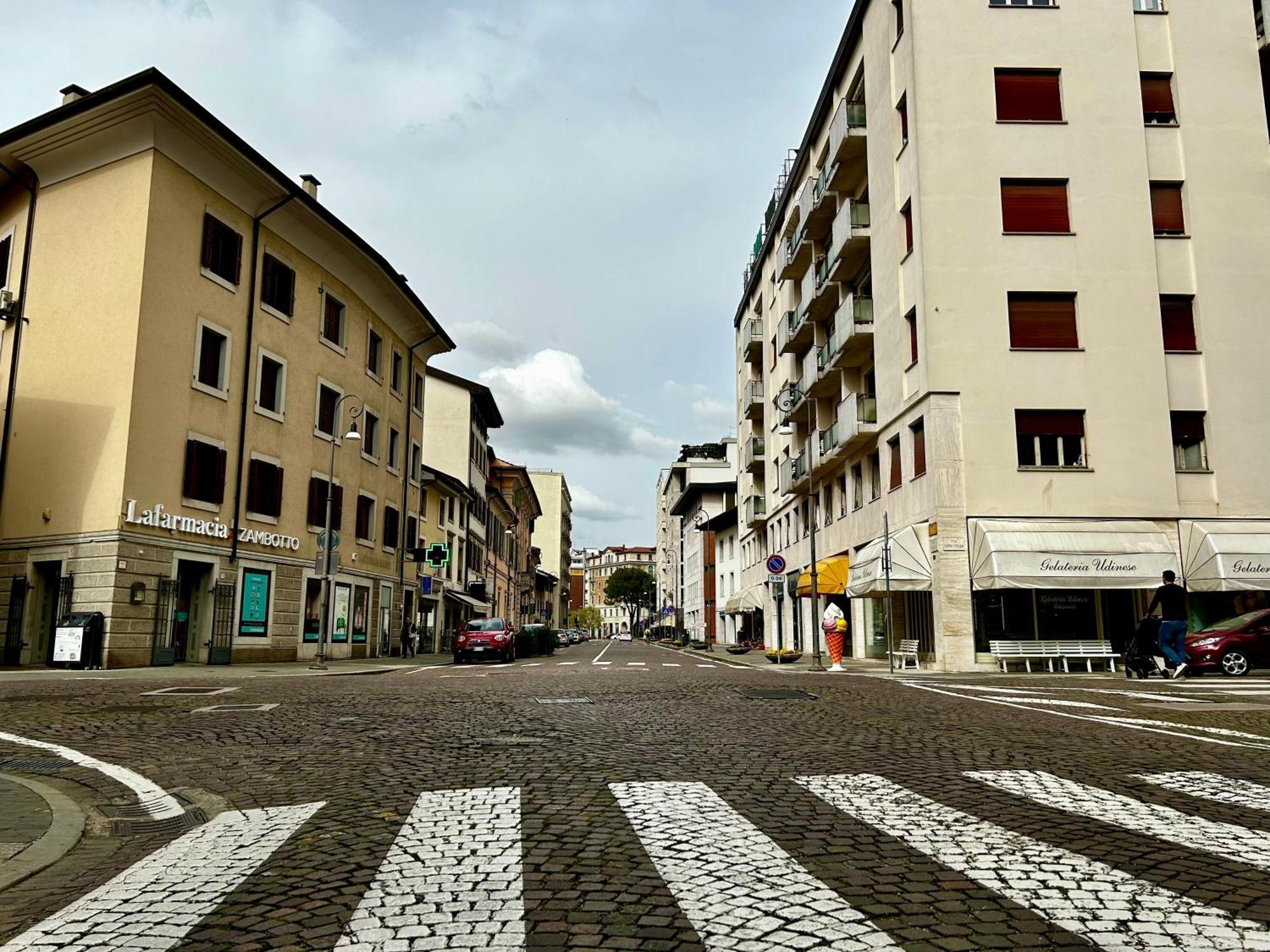 Luxury Urban Oasis Apartment In Center Of Udine Exterior foto